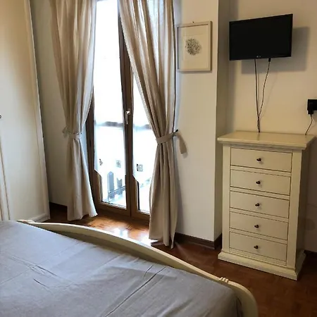 Casa Sulla Strada Di Pila E Vicino Al Centro Di Appartamento *