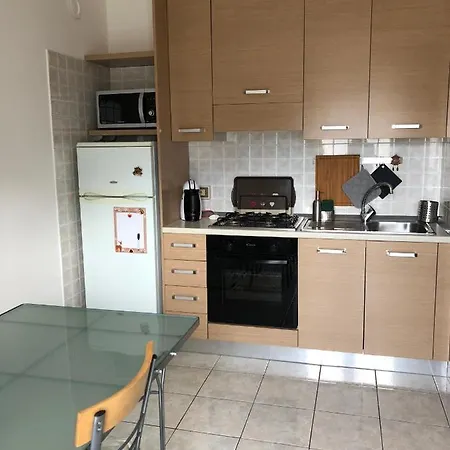 Casa Sulla Strada Di Pila E Vicino Al Centro Di Appartamento