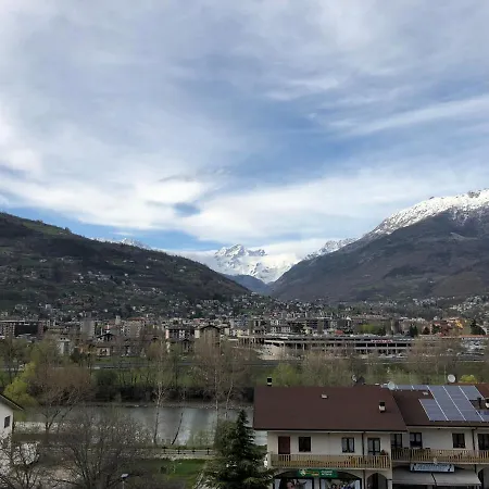 Casa Sulla Strada Di Pila E Vicino Al Centro Di * Aosta