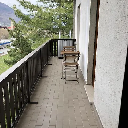 Casa Sulla Strada Di Pila E Vicino Al Centro Di