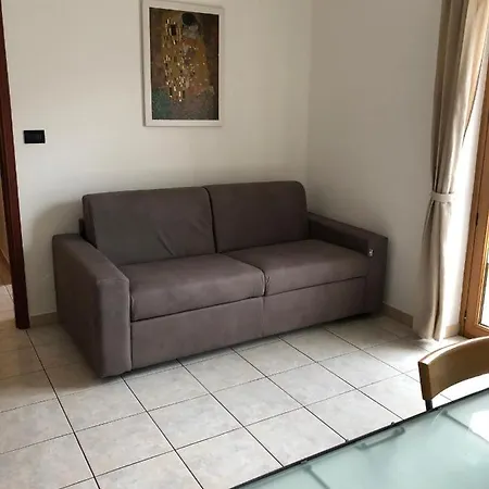 Casa Sulla Strada Di Pila E Vicino Al Centro Di 아파트 *